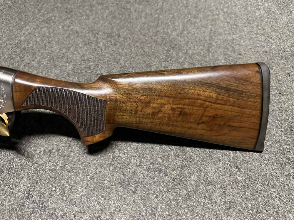 Benelli Legacy 12 Gauge W/ Original Case Like New-img-8