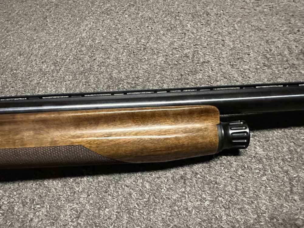 Benelli Legacy 12 Gauge W/ Original Case Like New-img-5