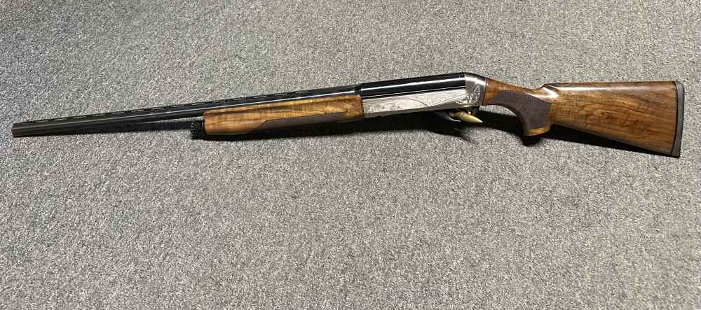 Benelli Legacy 12 Gauge W/ Original Case Like New-img-7
