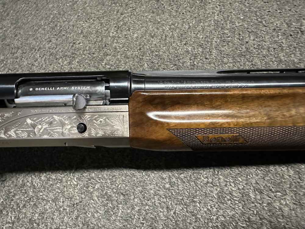 Benelli Legacy 12 Gauge W/ Original Case Like New-img-4