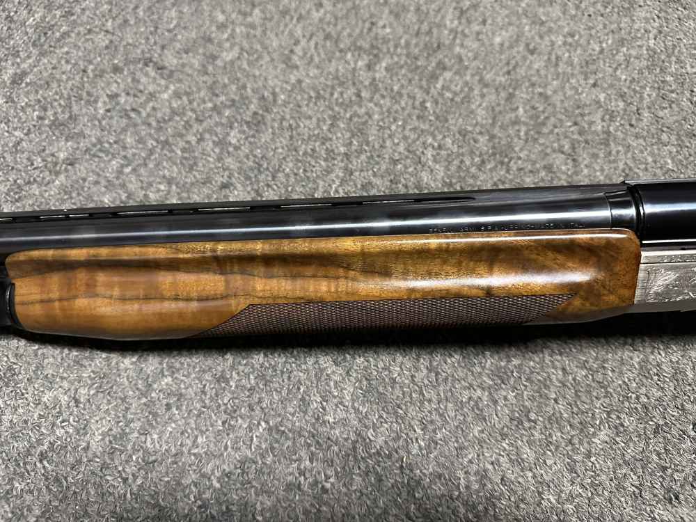 Benelli Legacy 12 Gauge W/ Original Case Like New-img-10