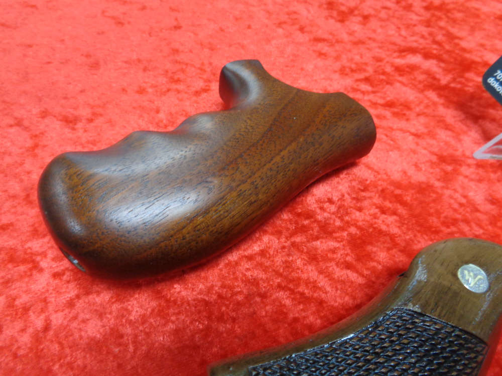 2 Dan Wesson Service DA Wood Grips Model 14 15 357 38 Original WE TRADE-img-6