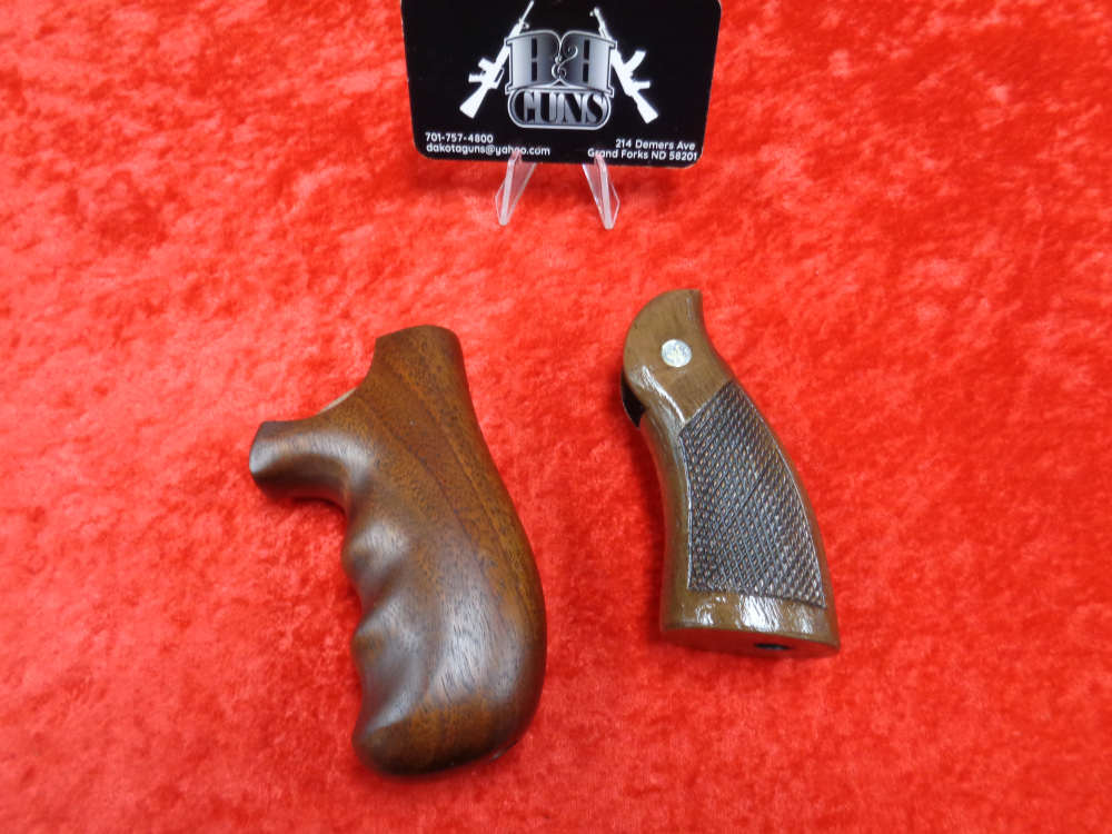 2 Dan Wesson Service DA Wood Grips Model 14 15 357 38 Original WE TRADE-img-0