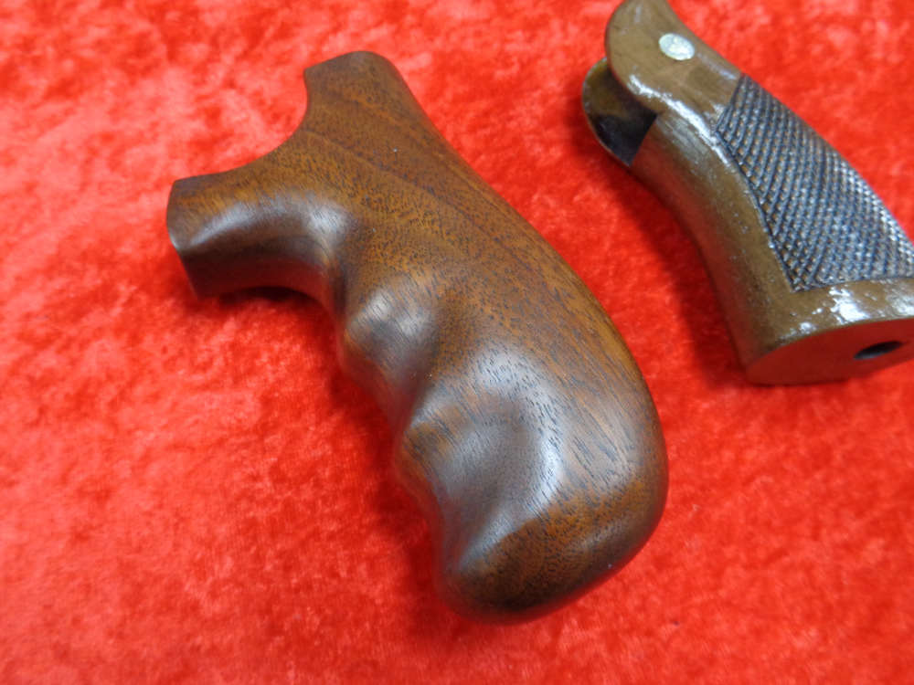 2 Dan Wesson Service DA Wood Grips Model 14 15 357 38 Original WE TRADE-img-1