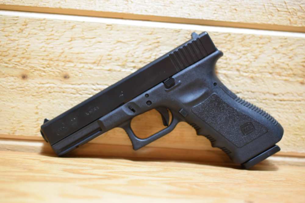 Glock Model 22 40S&W / 9MM caliber combo package 7 magazines LNIB-img-2