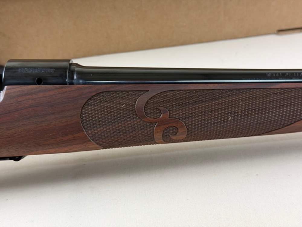 Winchester M70   Featherweight 22-250 Rem 22" NIB-img-13