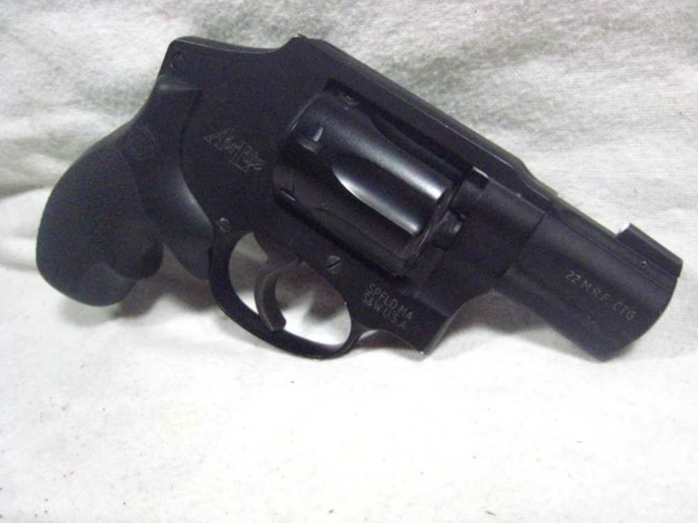 S&W 351 .22 WMR 22 Magnum / GREAT CARRY GUN-img-1