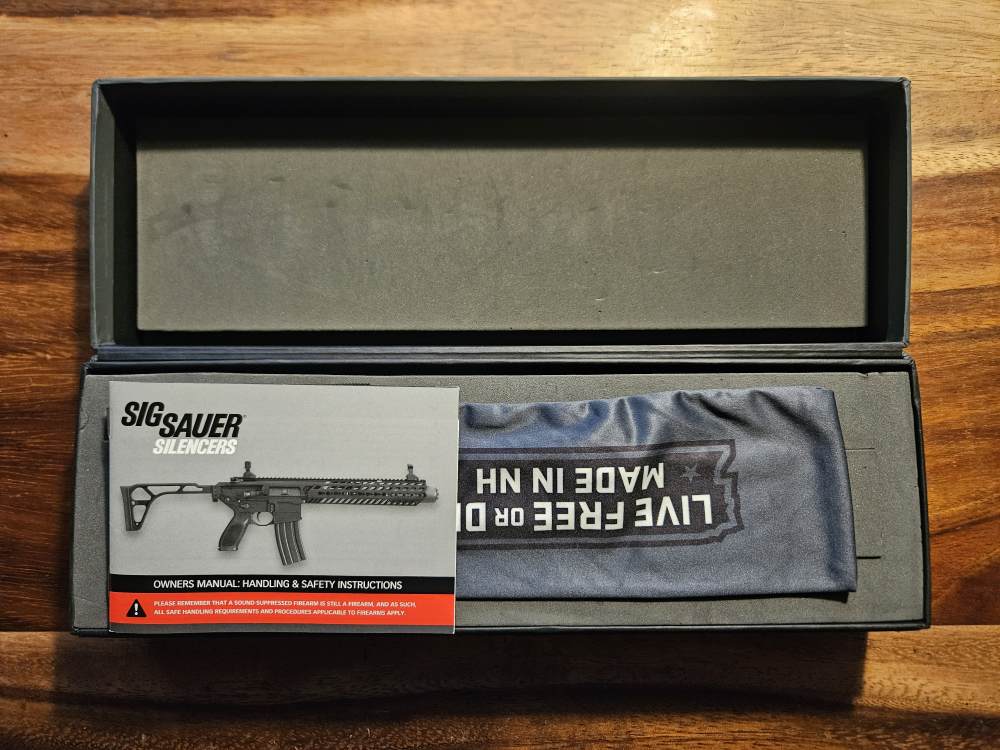 BRAND NEW OLD STOCK SIG SRD556-QD Inconel 5.56 suppressor and mount-img-3