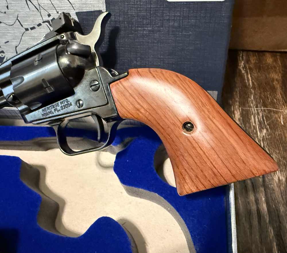 Heritage Rough Rider BULLSEYE .22 LR 22Mag 6.5" 2011 Model-img-6