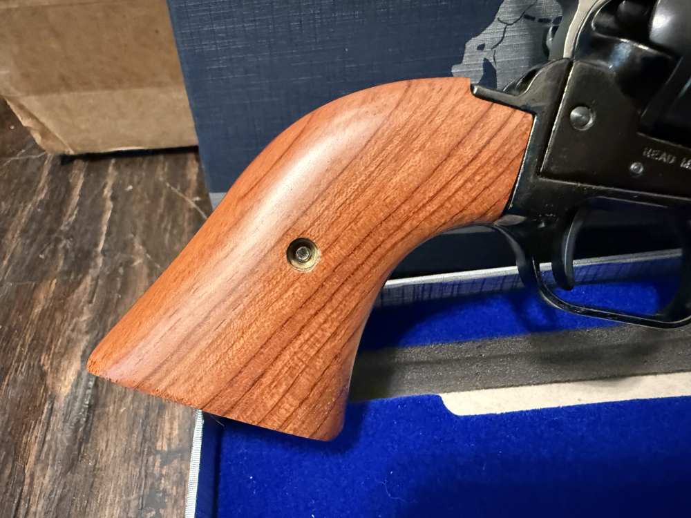 Heritage Rough Rider BULLSEYE .22 LR 22Mag 6.5" 2011 Model-img-2