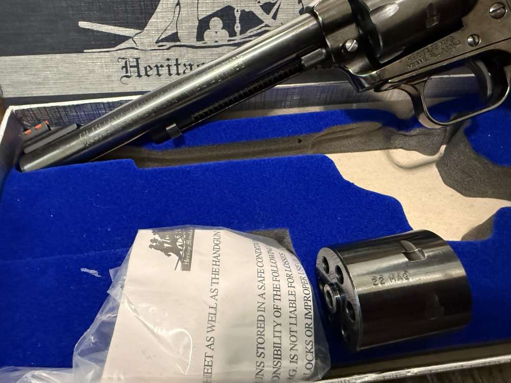 Heritage Rough Rider BULLSEYE .22 LR 22Mag 6.5" 2011 Model-img-8