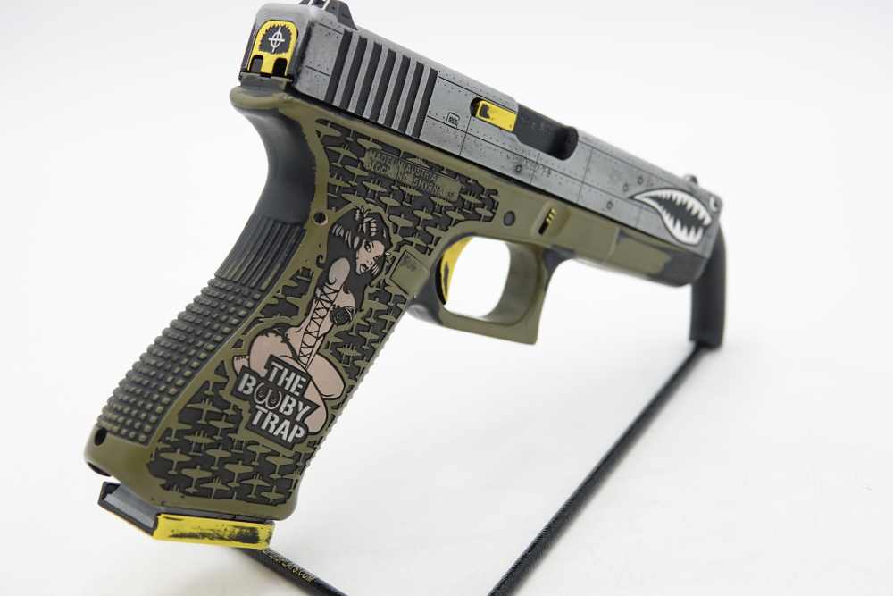 Custom Engraved and Cerakoted BOOBY TRAP Glock 17 GEN2 9mm-img-7