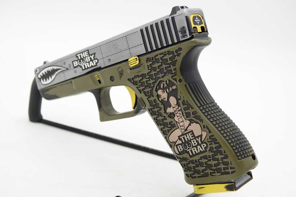 Custom Engraved and Cerakoted BOOBY TRAP Glock 17 GEN2 9mm-img-6