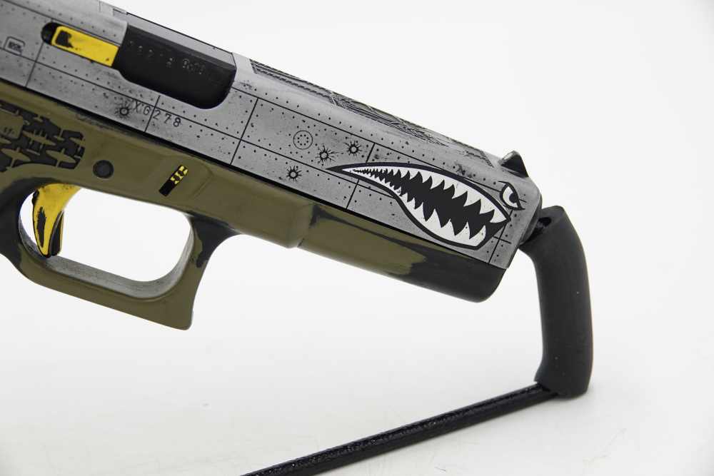 Custom Engraved and Cerakoted BOOBY TRAP Glock 17 GEN2 9mm-img-9