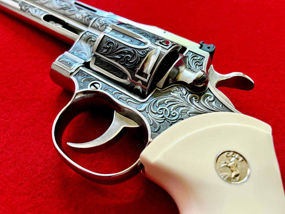 Colt Python 6" Revolver 'Regal Snake' .357 Mag Altamont AAA Engraved Ltd Ed-img-11