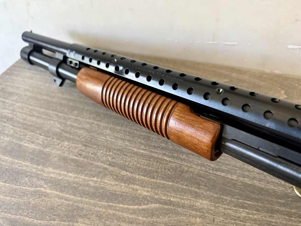 MOSSBERG 590 20" BAYONET HEAT SHIELD BARREL POLICE CORNCOB WOOD FURNITURE-img-9