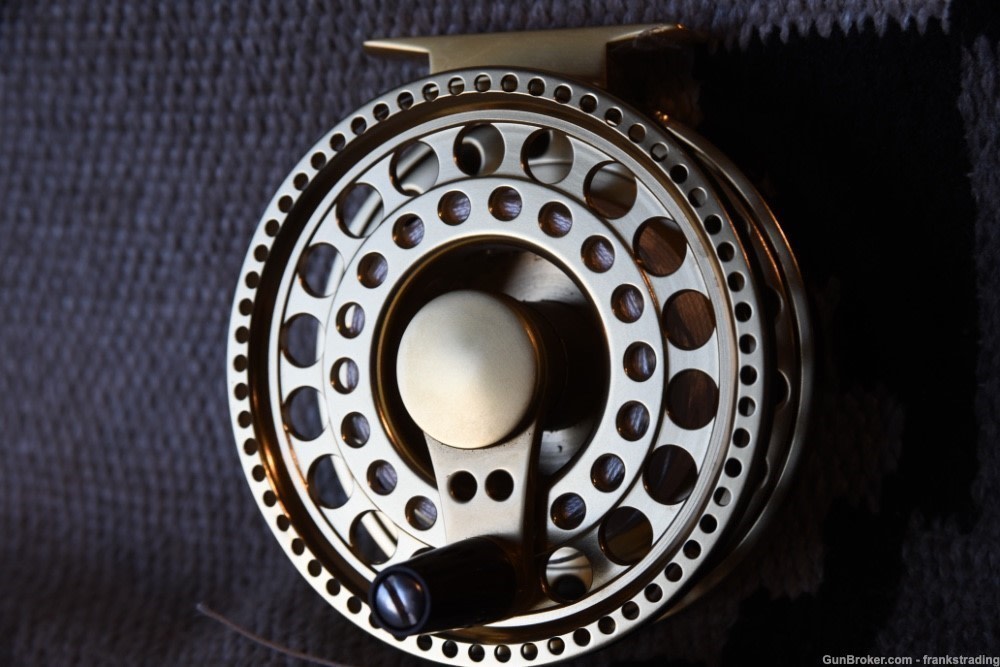 Fin-Nor Fly fishing reel Model FR-8 Brass as NEW used once-img-4