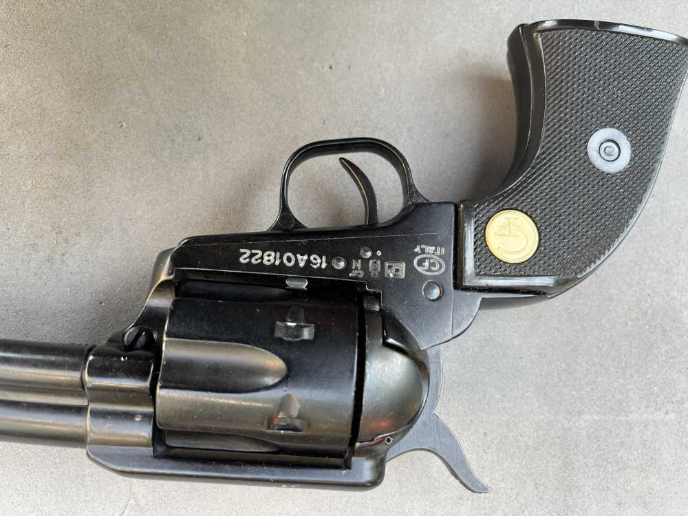 Chiappa 1873 1873-22 Single Action revolver w/2 cylinders and holster -img-16