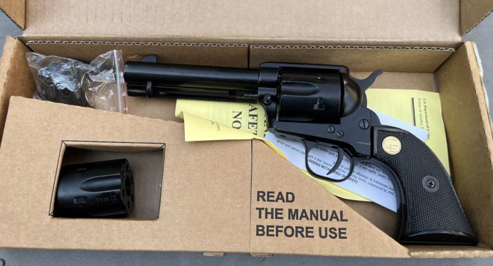 Chiappa 1873 1873-22 Single Action revolver w/2 cylinders and holster -img-5