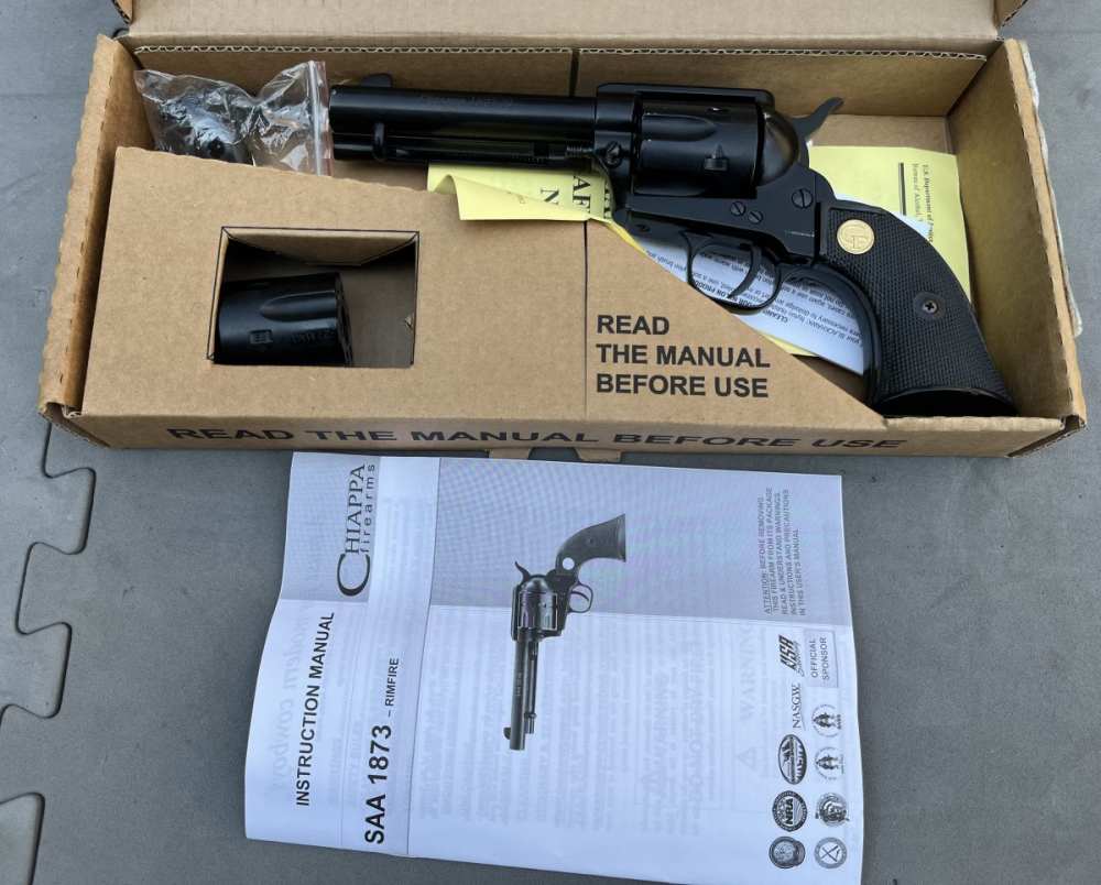 Chiappa 1873 1873-22 Single Action revolver w/2 cylinders and holster -img-6