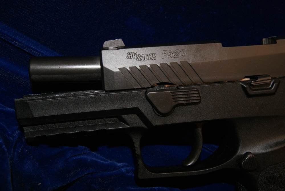 SIG SAUER P320 9X19 S/A PISTOL-img-4