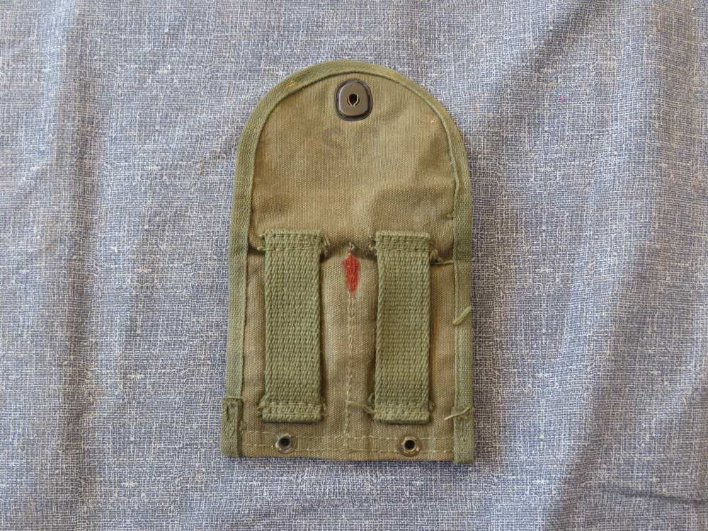 US M1 CARBINE MAGAZINE POUCH KHAKI KOREA / VIETNAM WAR VERY GOOD CONDITION-img-2