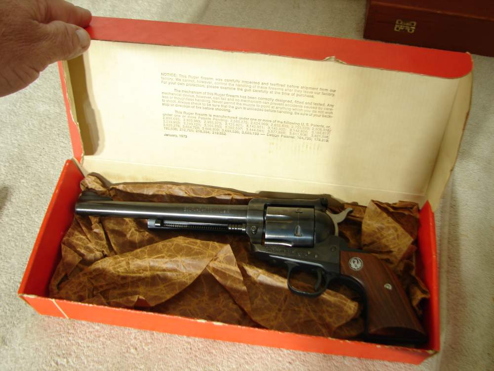 RUGER BLACKHAWK OLD MODEL 3 SCREW IN .30 CARBINE ALL ORIGINAL SCARACE-img-0
