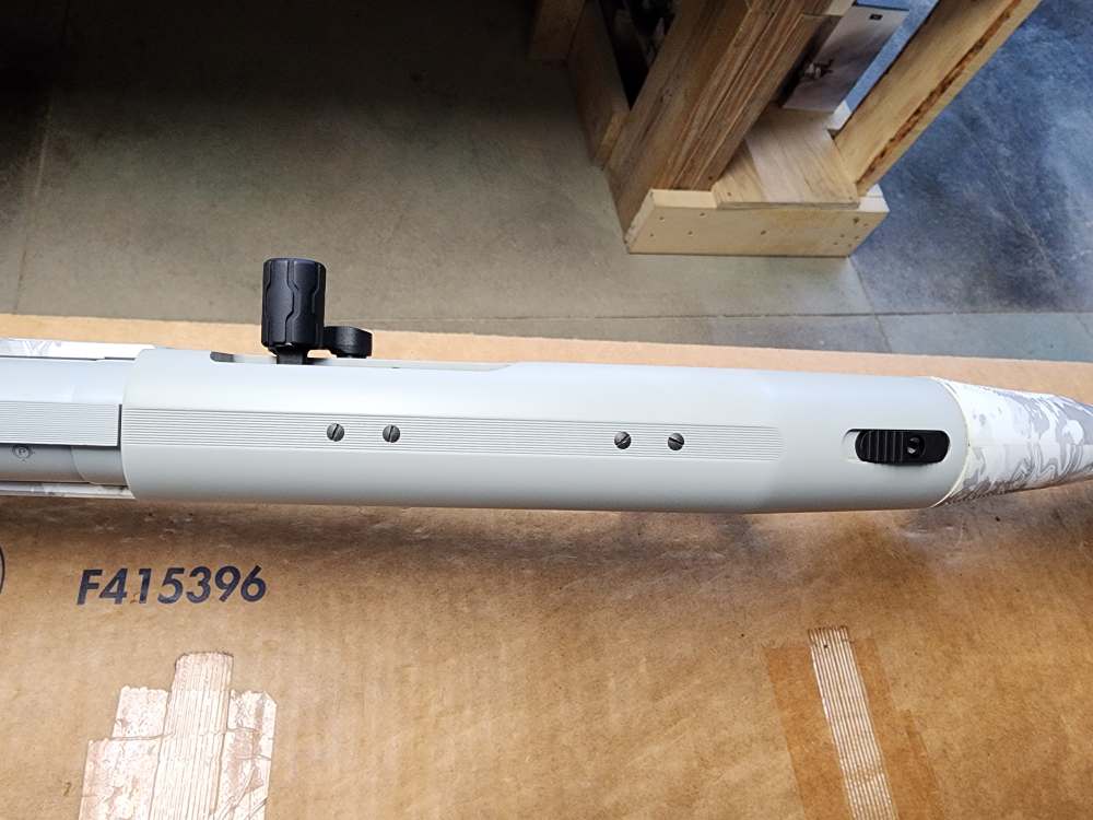 PICS! NEW MOSSBERG SEMI-AUTO 940 PRO WATERFOWL 12 GA 28" VIPER SNOW CAMO 3"-img-15