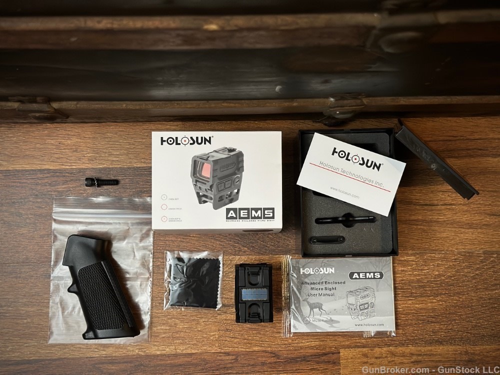 Holosun AEMS-211301 Red Dot Advanced Enclosed Micro Sight, W/ FREE A2 GRIP-img-0