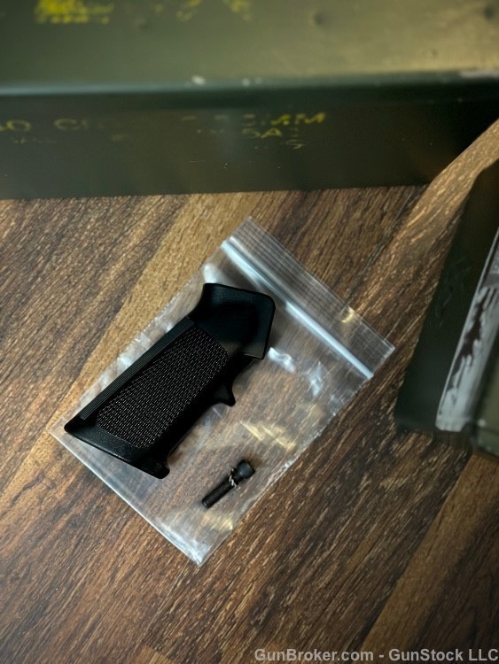Holosun AEMS-211301 Red Dot Advanced Enclosed Micro Sight, W/ FREE A2 GRIP-img-6