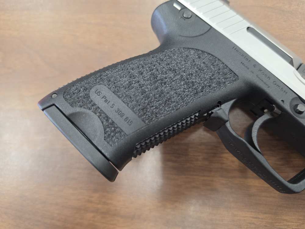 H&K USP .40 S&W Stainless — Original Box & Manual — 2 Factory 10-Round Mags-img-8
