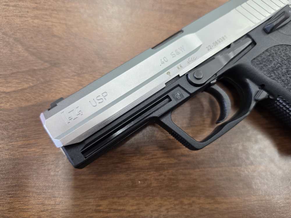 H&K USP .40 S&W Stainless — Original Box & Manual — 2 Factory 10-Round Mags-img-0