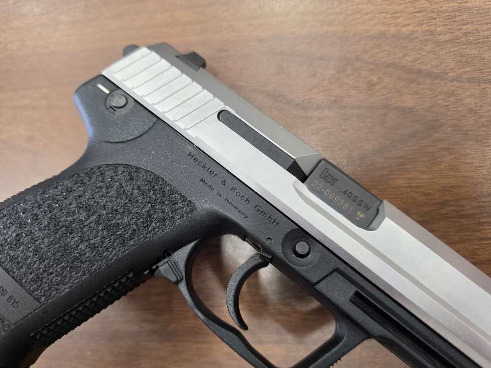 H&K USP .40 S&W Stainless — Original Box & Manual — 2 Factory 10-Round Mags-img-7