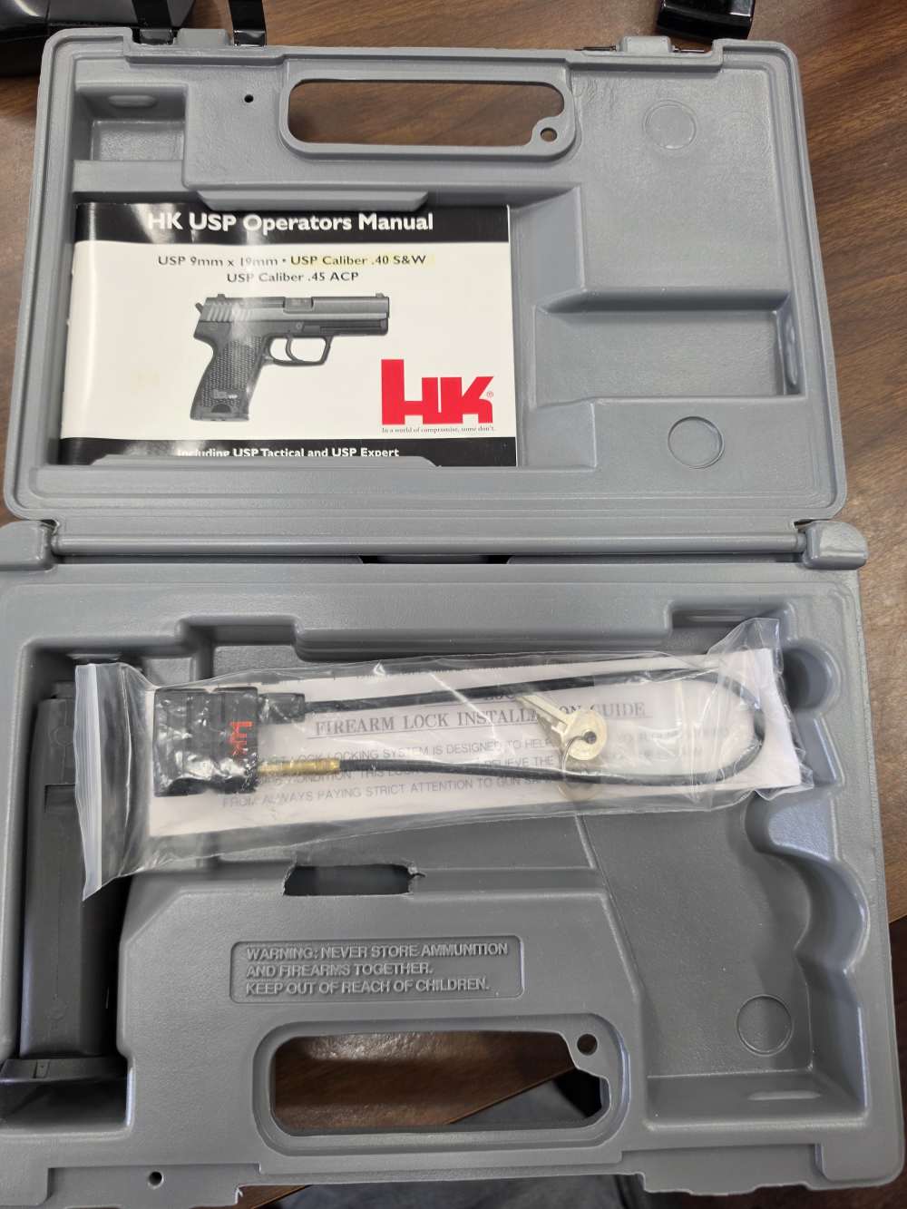 H&K USP .40 S&W Stainless — Original Box & Manual — 2 Factory 10-Round Mags-img-12