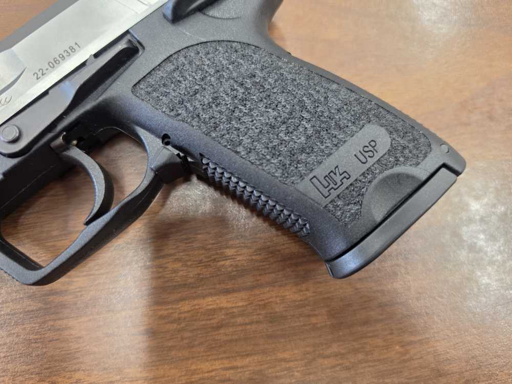 H&K USP .40 S&W Stainless — Original Box & Manual — 2 Factory 10-Round Mags-img-2
