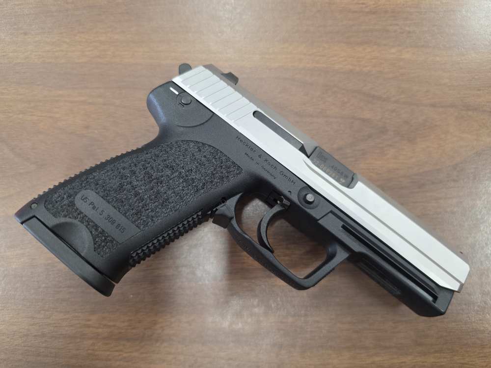 H&K USP .40 S&W Stainless — Original Box & Manual — 2 Factory 10-Round Mags-img-5