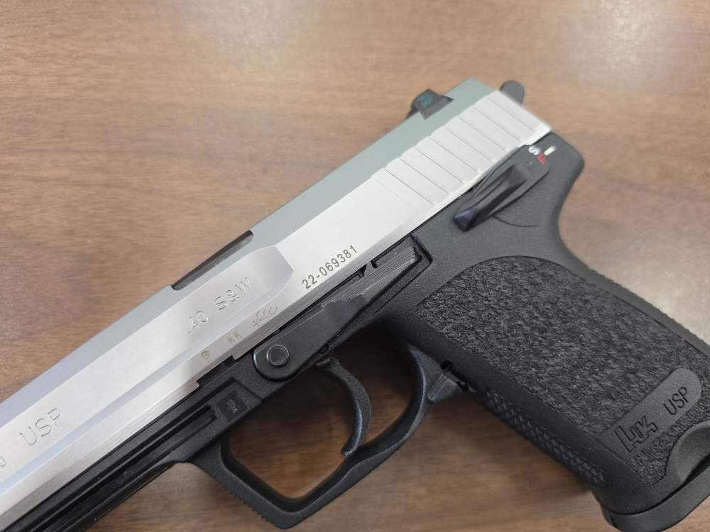 H&K USP .40 S&W Stainless — Original Box & Manual — 2 Factory 10-Round Mags-img-1