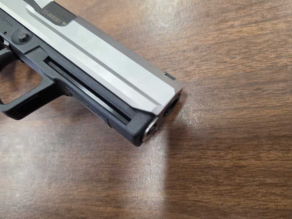 H&K USP .40 S&W Stainless — Original Box & Manual — 2 Factory 10-Round Mags-img-6
