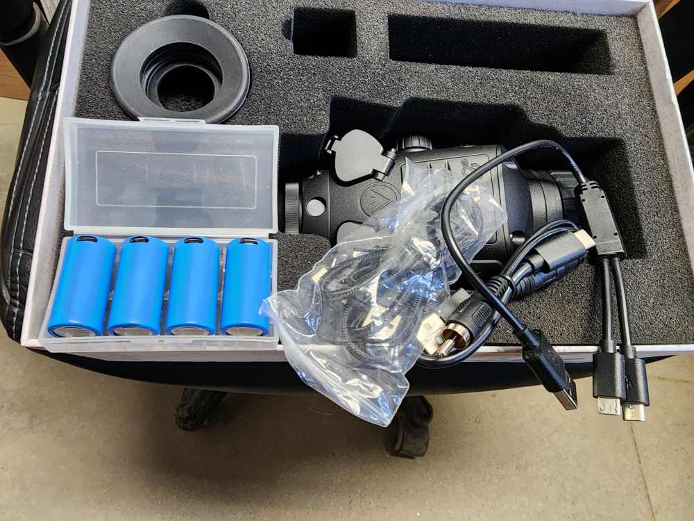 NEW BURRIS THERMAL CLIP-ON BTC35 V2 35MM 1-4X TWO ADAPTERS INCLUDED 300622-img-5