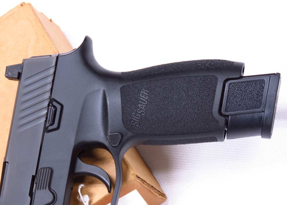 NEW OLD STOCK - 2016 Sig P320 TACOPS NIB W/ TAG Threaded BBL & 4 21 RD MAGS-img-6