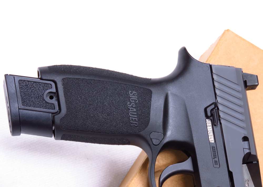 NEW OLD STOCK - 2016 Sig P320 TACOPS NIB W/ TAG Threaded BBL & 4 21 RD MAGS-img-5