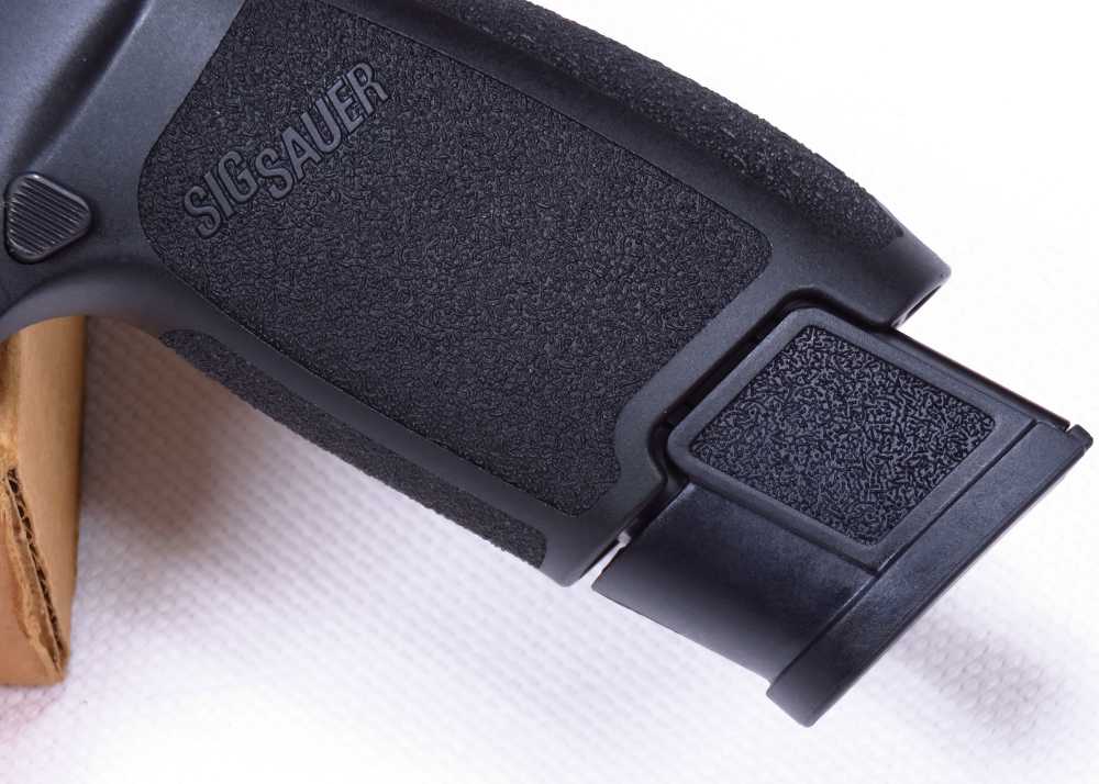 NEW OLD STOCK - 2016 Sig P320 TACOPS NIB W/ TAG Threaded BBL & 4 21 RD MAGS-img-20