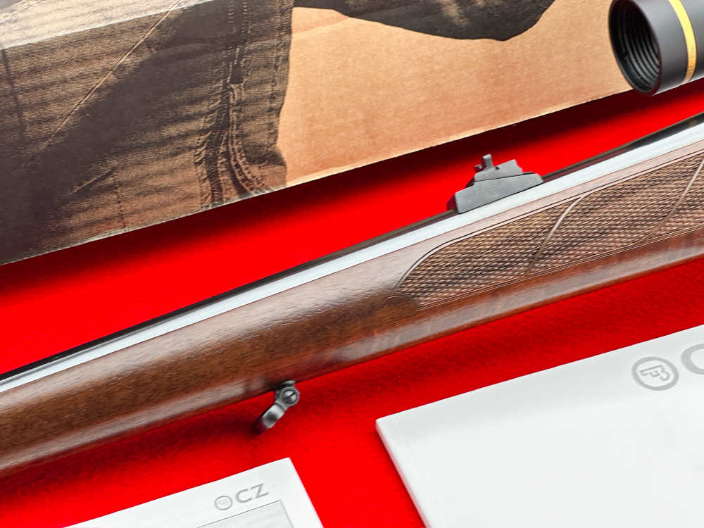 MINT CZ 550 FS Medium 9.3x62 Mauser 21" w/ Leupold Scope & Original Box-img-8