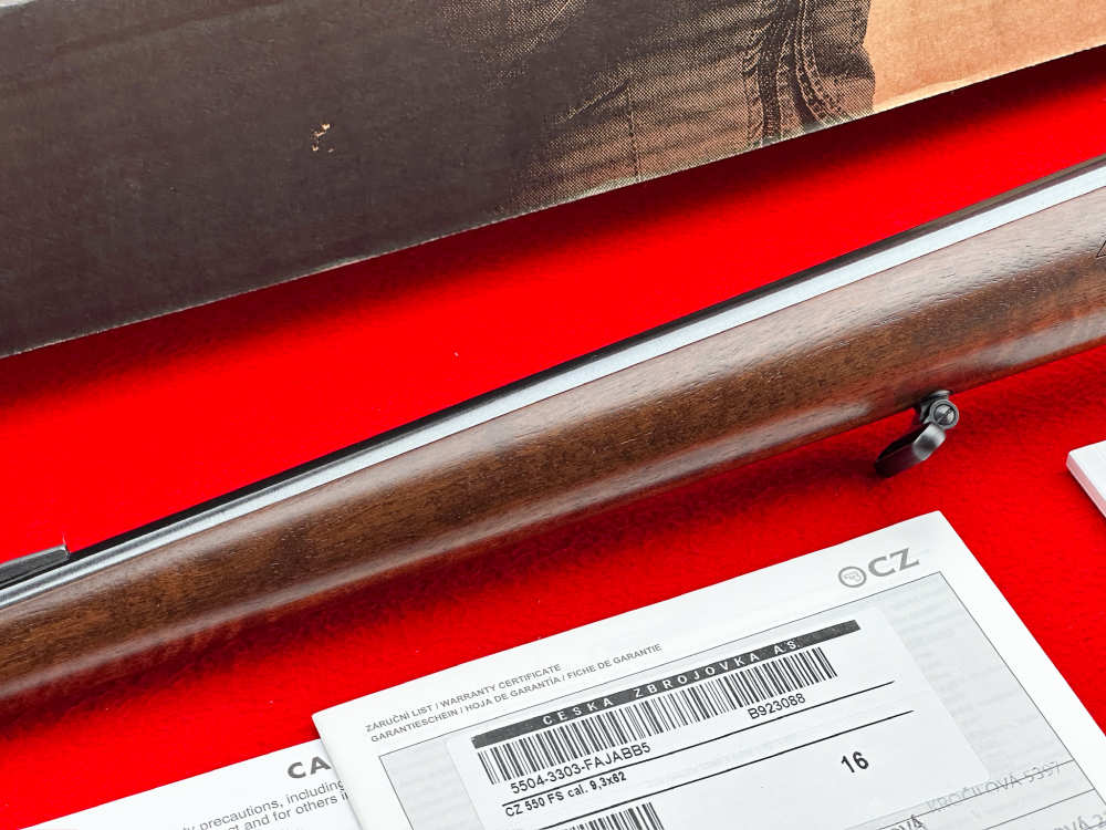 MINT CZ 550 FS Medium 9.3x62 Mauser 21" w/ Leupold Scope & Original Box-img-7