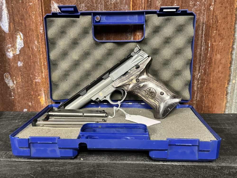 S&W 22S W/ORIGINAL BOX AND (4) MAGS TOTAL - AMAZING CONDITION-img-1
