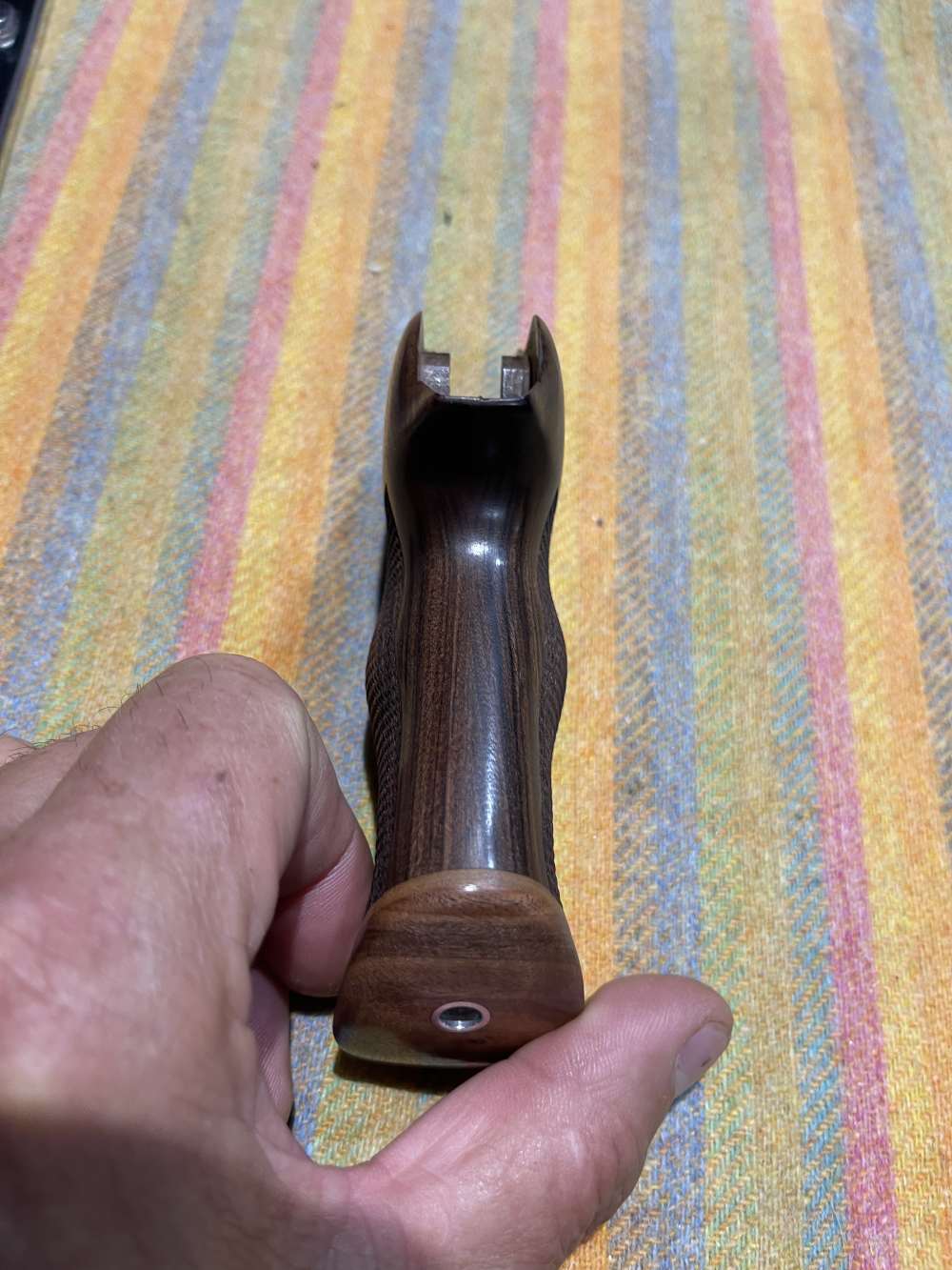 HOGUE one piece Exotic hardwood grips Ruger GP100 and Super Redhawk-img-3