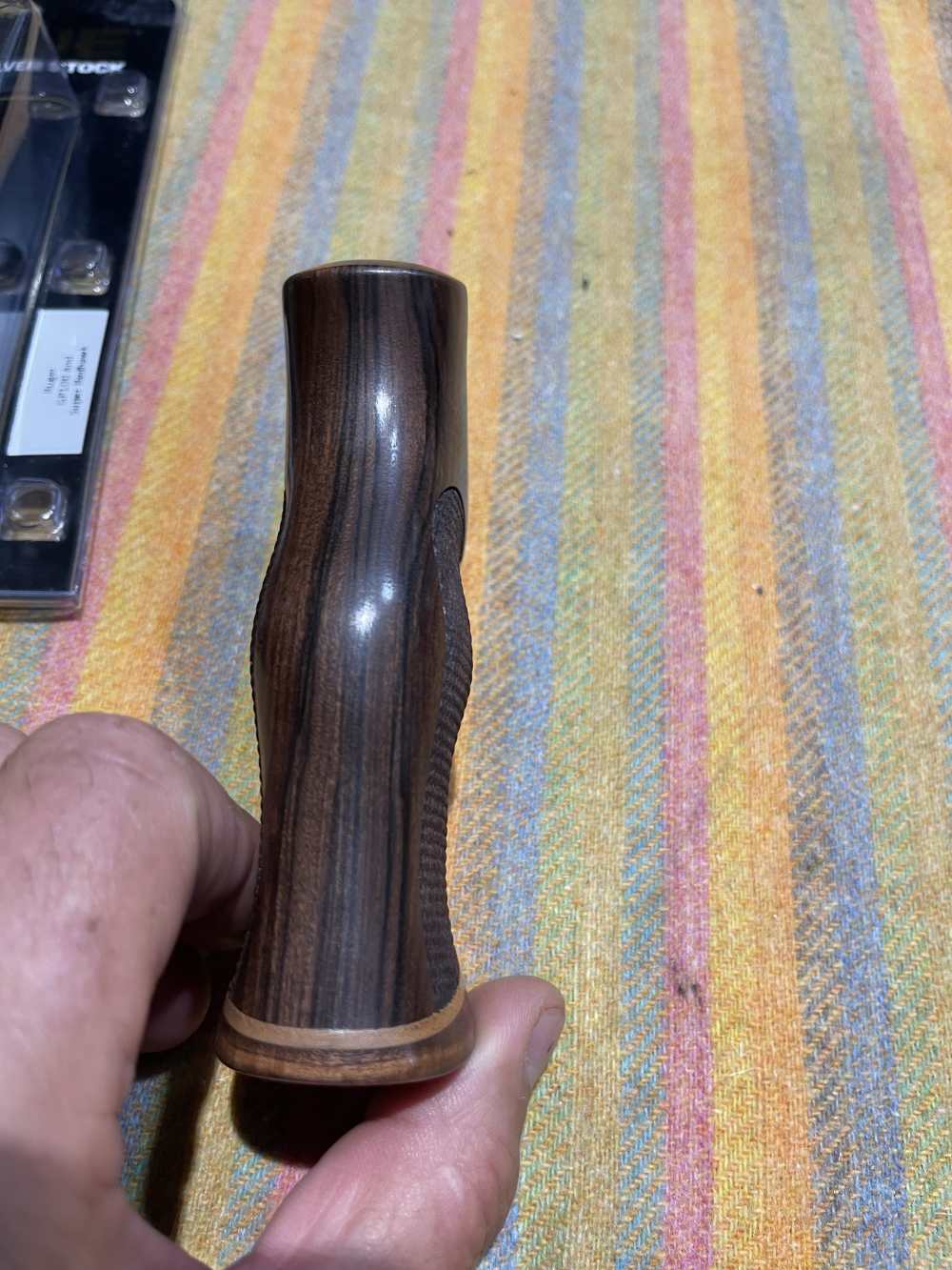 HOGUE one piece Exotic hardwood grips Ruger GP100 and Super Redhawk-img-5