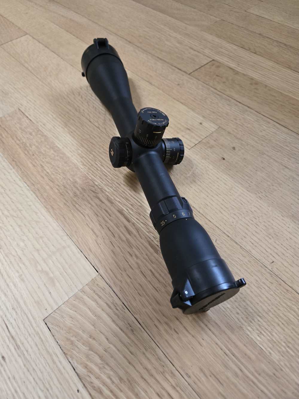Sightron SIIISS rifle scope 3.5-10x44 ........30mm tube-img-0