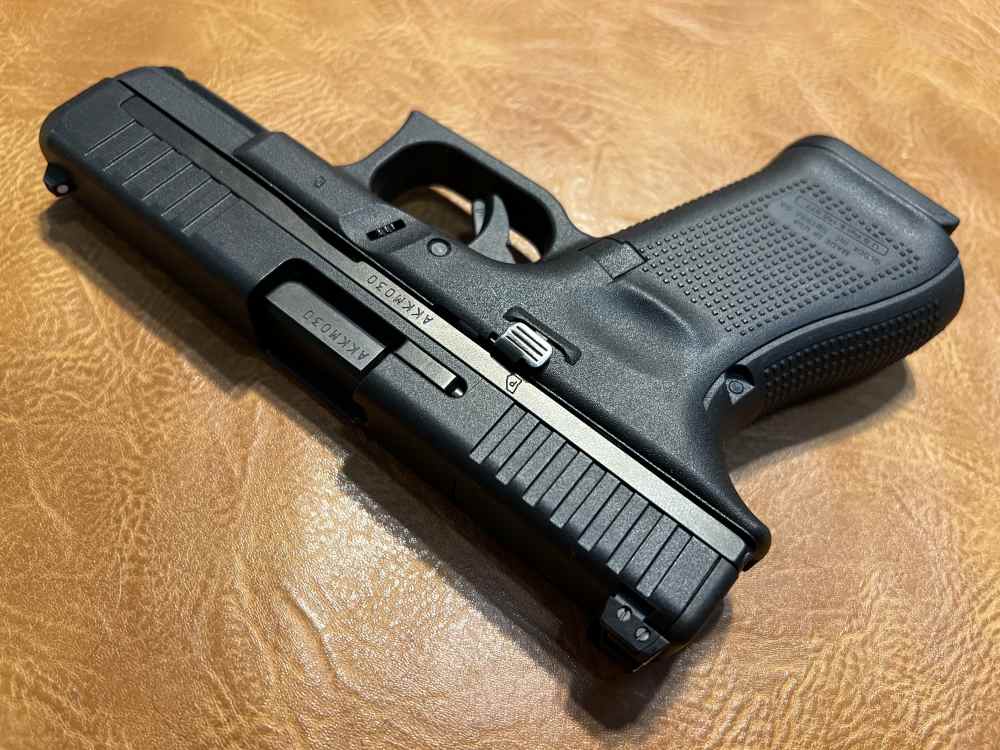 Used VCG Pre V Glock 44 .22lr Three Mags -img-5