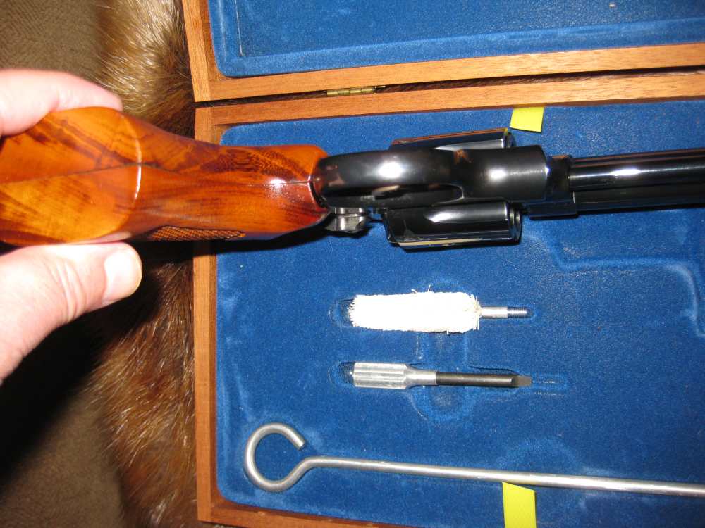 S & W model 29-2 with case & tools .44mag 8 3/8" barrel pristine !-img-12